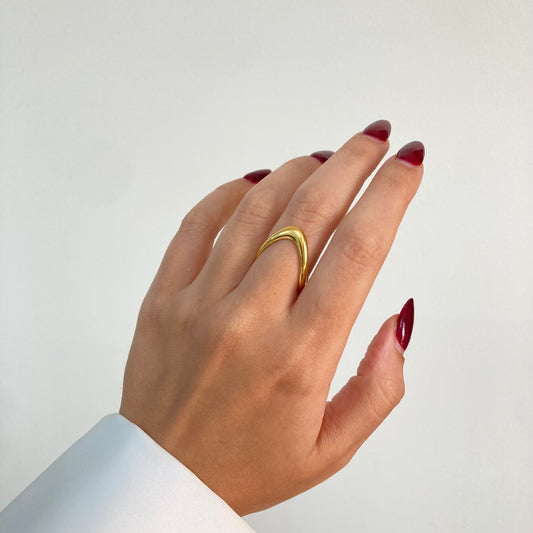 V Ring Gold